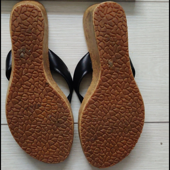 Size 6, 3" sandal - Picture 3 of 4